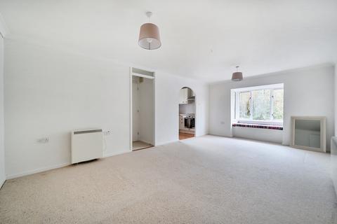 1 bedroom flat for sale, Puttocks Close, Haslemere, GU27