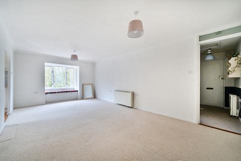 1 bedroom flat for sale, Puttocks Close, Haslemere, GU27