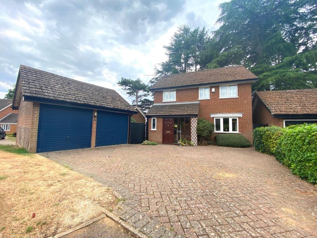 Squires Walk, Spinney Hill, Northampton NN3 6AL 4 bed detached house