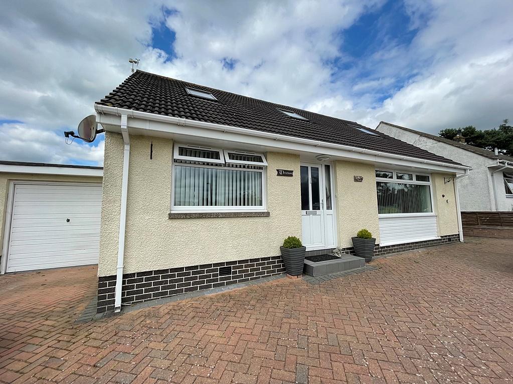 Threave, Rosedale, Collin, Dumfries, DG1 4PN 3 bed detached house £