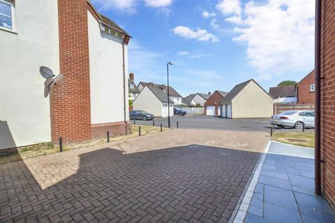 6 Ashmore Avenue, Angmering, Littlehampton, BN16 4GG