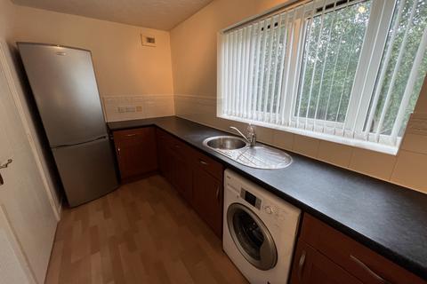 2 bedroom flat to rent, Grindle Road, Longford, Coventry, CV6 6BS