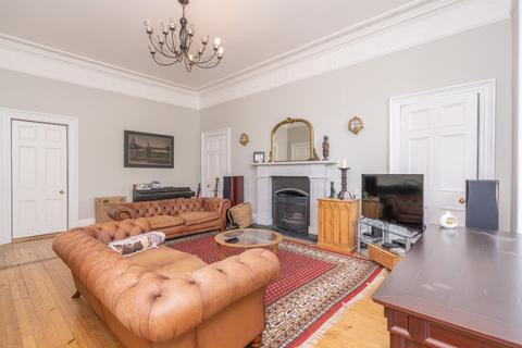 2 bedroom flat to rent, Murrayfield Avenue, Murrayfield, Edinburgh, EH12