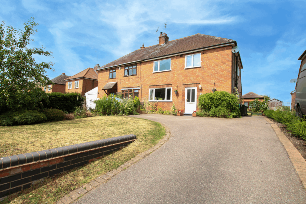 Far Lane, Normanton On Soar, Loughborough, LE12 5HA 3 bed semidetached