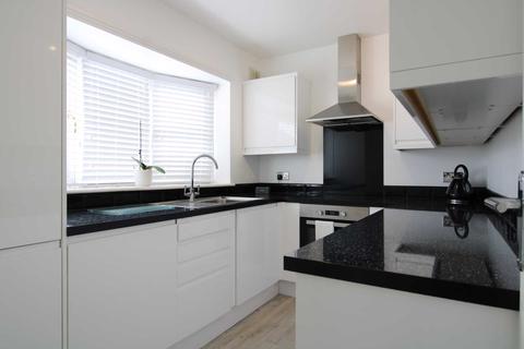 11 Highview Close, Potters Bar, EN6 5PF