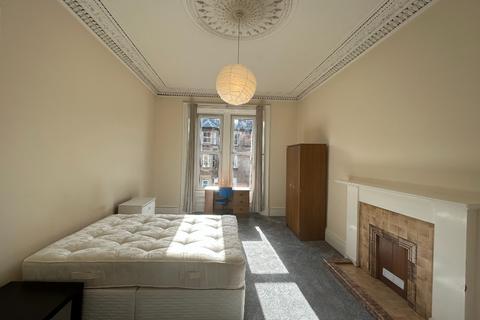 4 bedroom flat to rent, Dalkeith Road, Newington, Edinburgh, EH16
