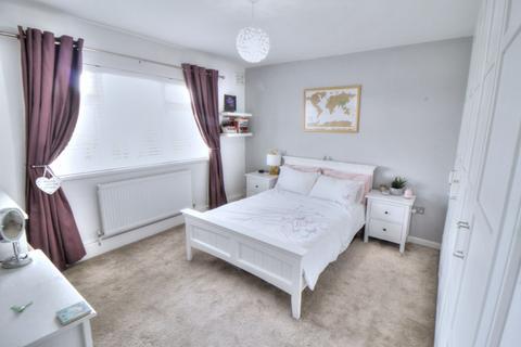 2 bedroom apartment to rent, Shakespeare Square, Ilford