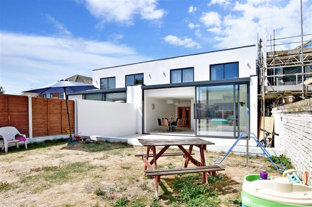 Gladstone Road, Broadstairs, Kent 4 bed semidetached house for sale