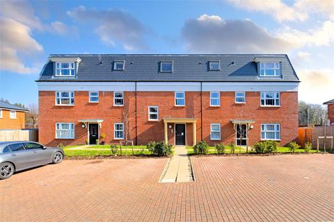 2 bedroom apartment to rent, Meadow Avenue, Shenley, Radlett, Hertfordshire, WD7