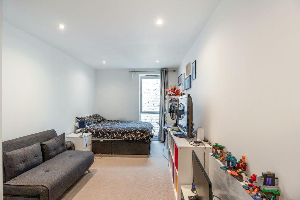 Bedroom 2 (Double)