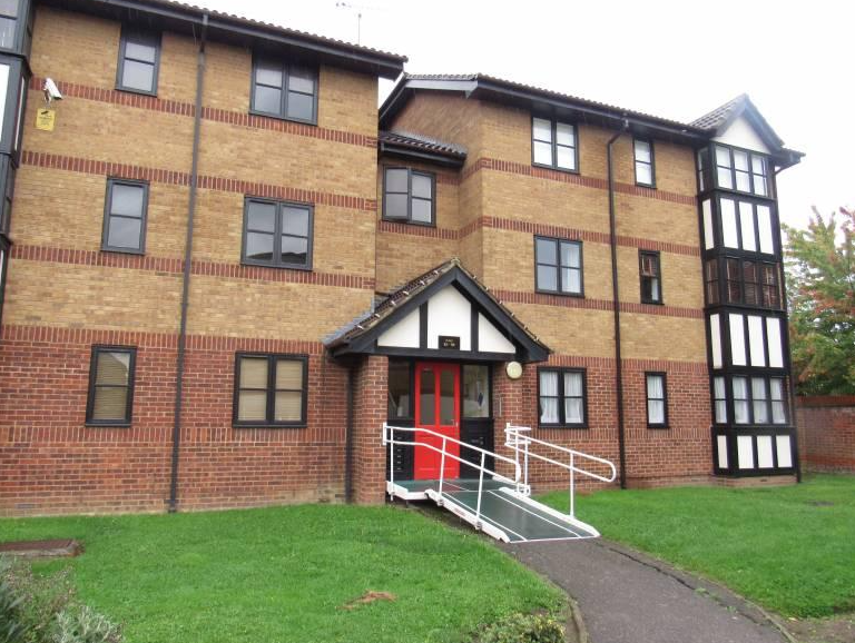 Woodvale Way, London NW11 1 bed flat for sale £340,000