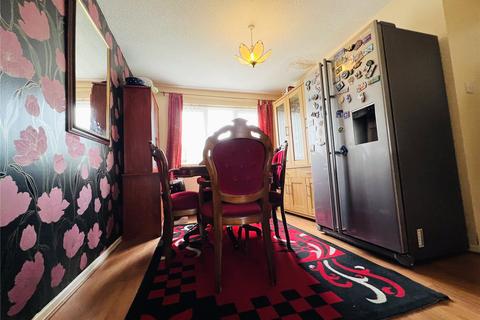40 Emsworth Crescent, Wolverhampton, WV9 5NU