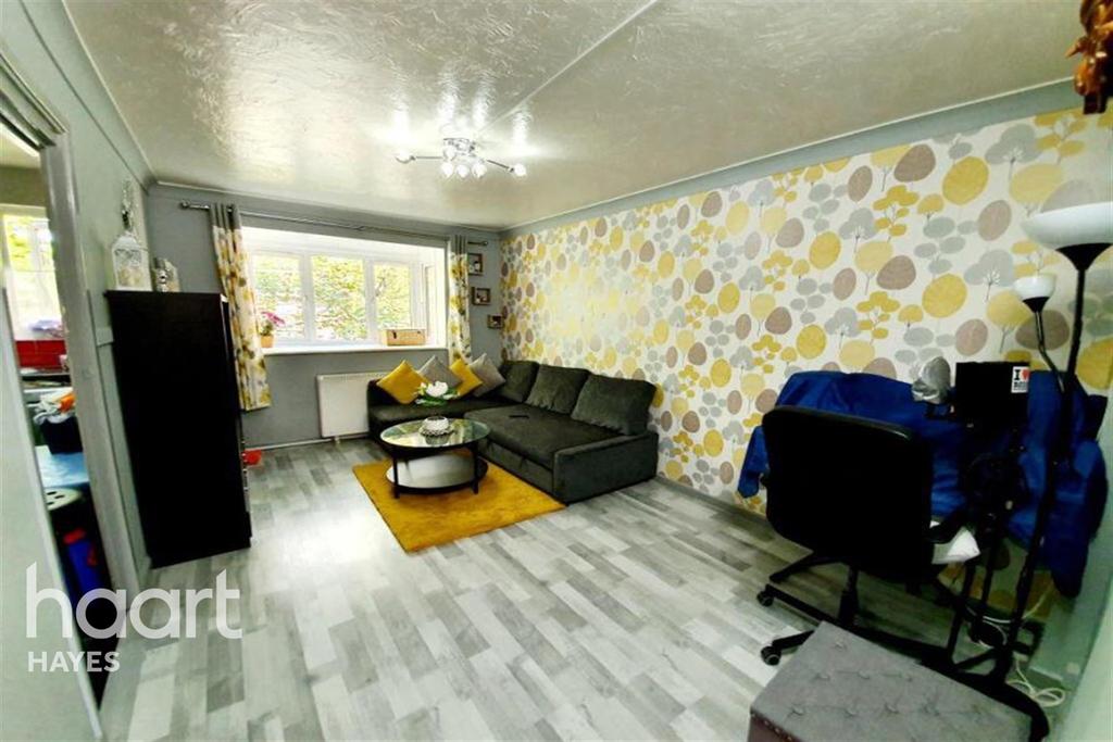 Willenhall Drive,Hayes UB3 2UT 1 bed flat £1,250 pcm (£288 pw)