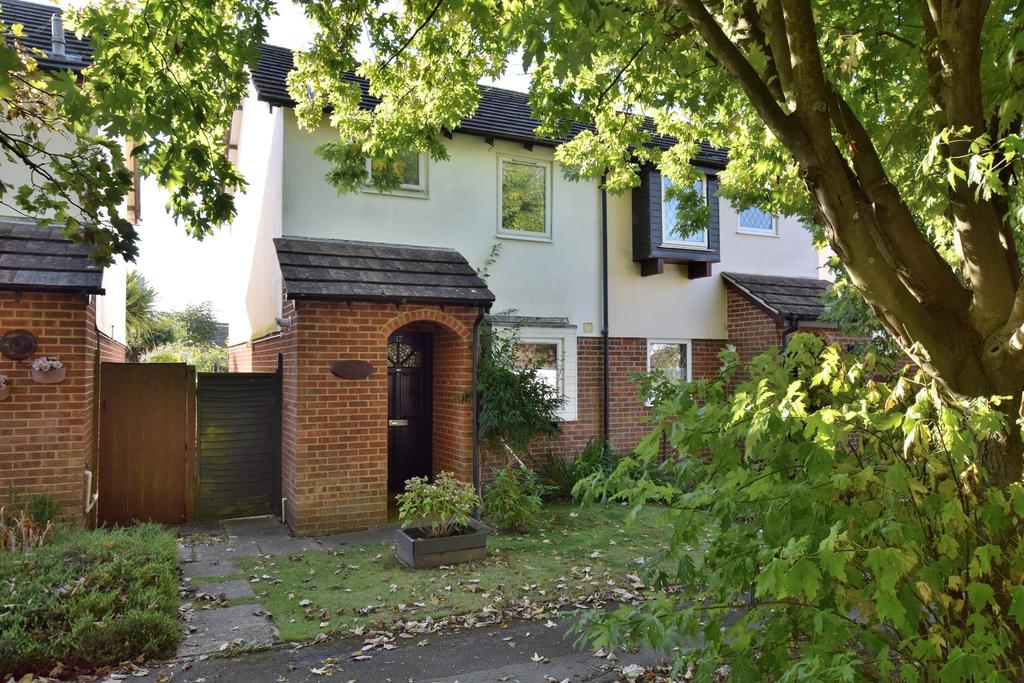 Arundel Close, New Milton, Hampshire. BH25 5UH 2 bed end of terrace