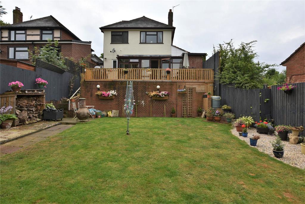 Banners Lane, Halesowen, West Midlands, B63 3 bed detached house £300,000