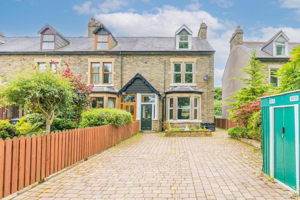 Crowestones, Buxton, Derbyshire, SK17 4 bed semidetached house £349,995