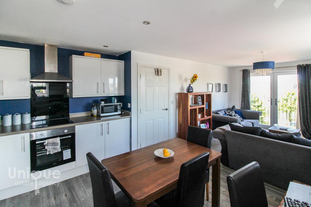Langdale Gardens, Blackpool, FY4 2 bed apartment for sale £99,950