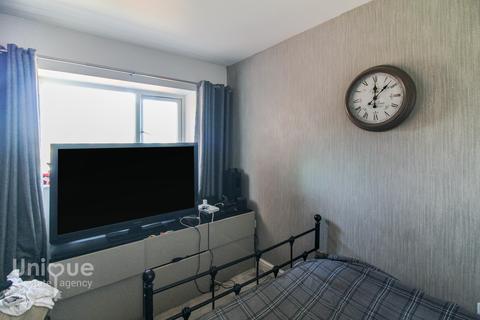 2 bedroom apartment for sale - Langdale Gardens,  Blackpool, FY4