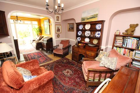 65 Ruskin Drive, Worcester Park, KT4 8LJ