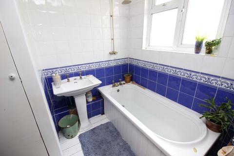 65 Ruskin Drive, Worcester Park, KT4 8LJ