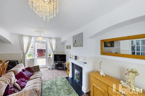 3 bedroom semi-detached house for sale - Arreton Close, Hull, East Riding Of Yorkshire, HU8