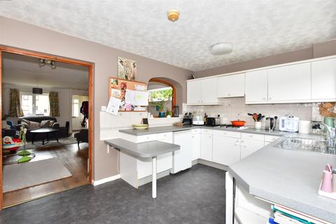 90 Bishops Way, Canterbury, CT2 8DU