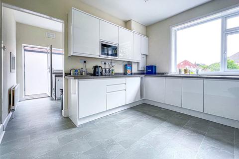 22 Ravine Road, Bournemouth, BH5 2DU