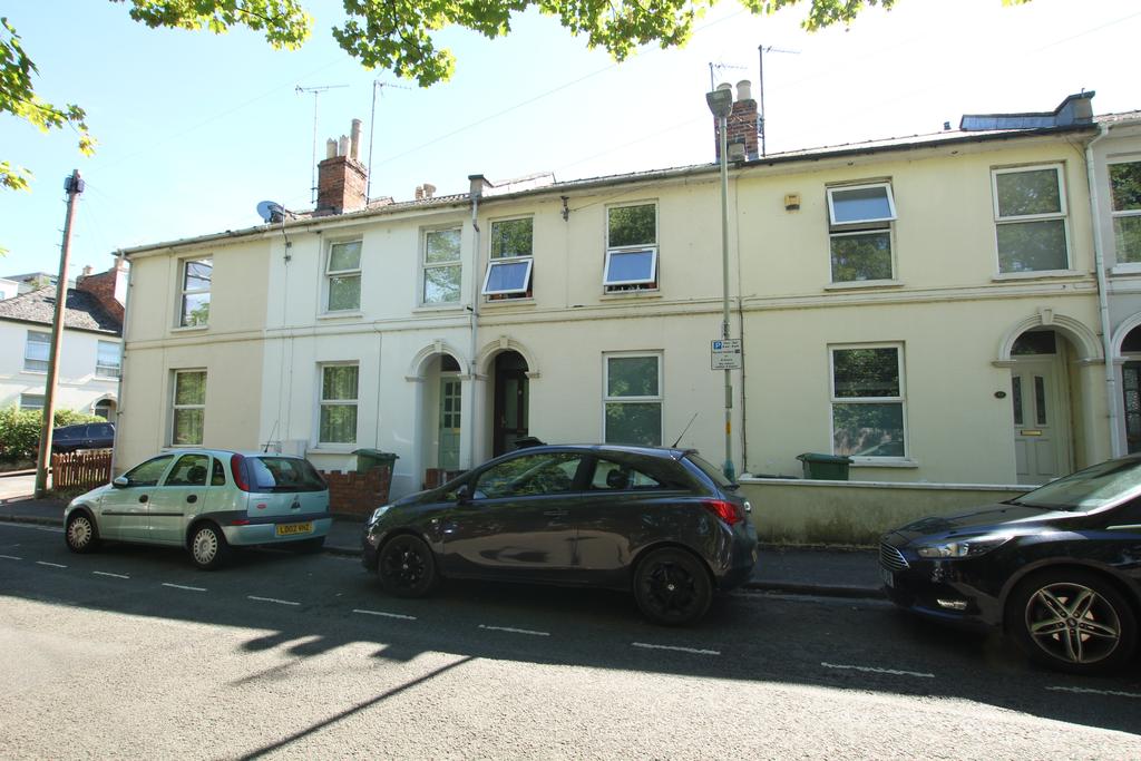 Millbrook Street, Cheltenham, GL50 1 bed in a house share £400 pcm (£