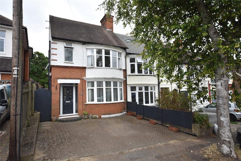 Wardown Crescent, Luton, Bedfordshire, LU2 3 bed end of terrace house