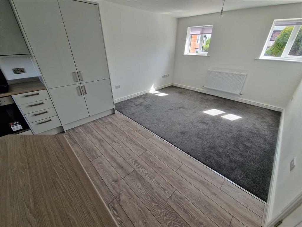 Newton Drive East, Blackpool 1 bed apartment £675 pcm (£156 pw)