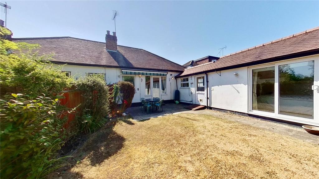 Ashdale Grove, Stanmore, Middlesex, HA7 3 bed bungalow £700,000