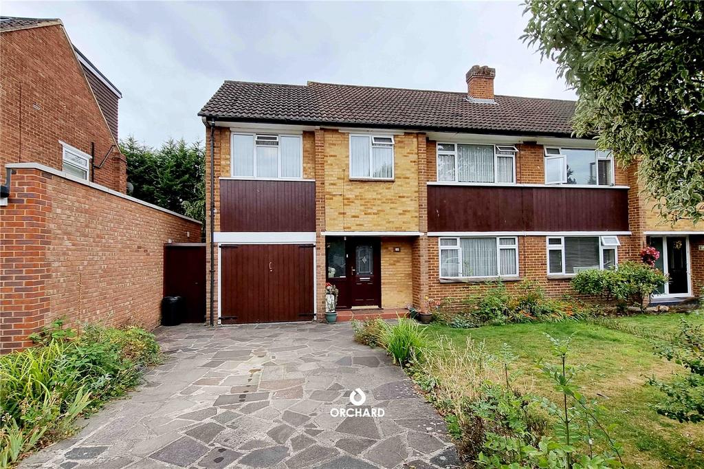 Edinburgh Close, Ickenham, UB10 4 bed semidetached house £680,000