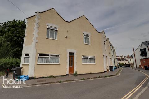2 bedroom end of terrace house for sale - British Road, Bristol