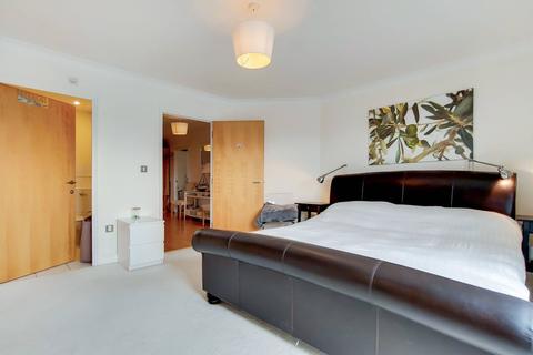 88 Langbourne Place, London, E14 3WN