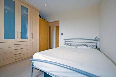 2 bedroom flat for sale, Wards Wharf Approach, Docklands, London, E16
