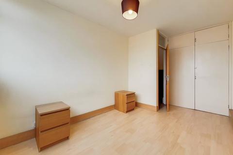2 bedroom flat for sale - Stewart Street, Isle Of Dogs, London, E14