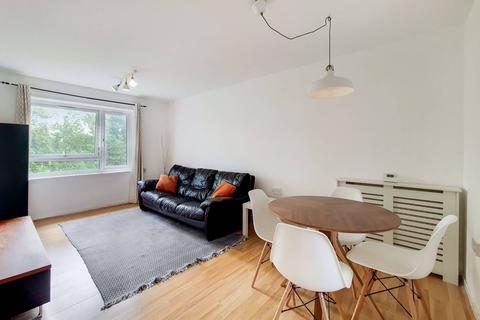 31 Sycamore Close, London, E16 4QR