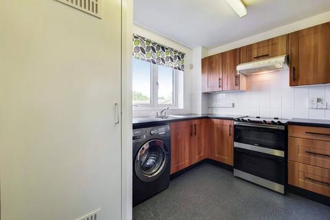 31 Sycamore Close, London, E16 4QR