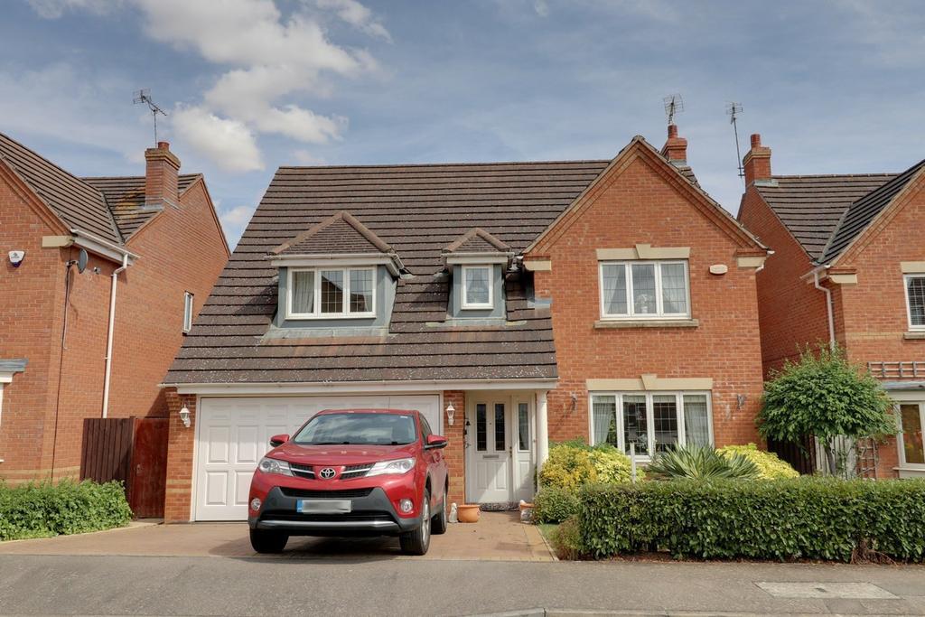 Villa Way, Northampton 4 bed detached house £525,000