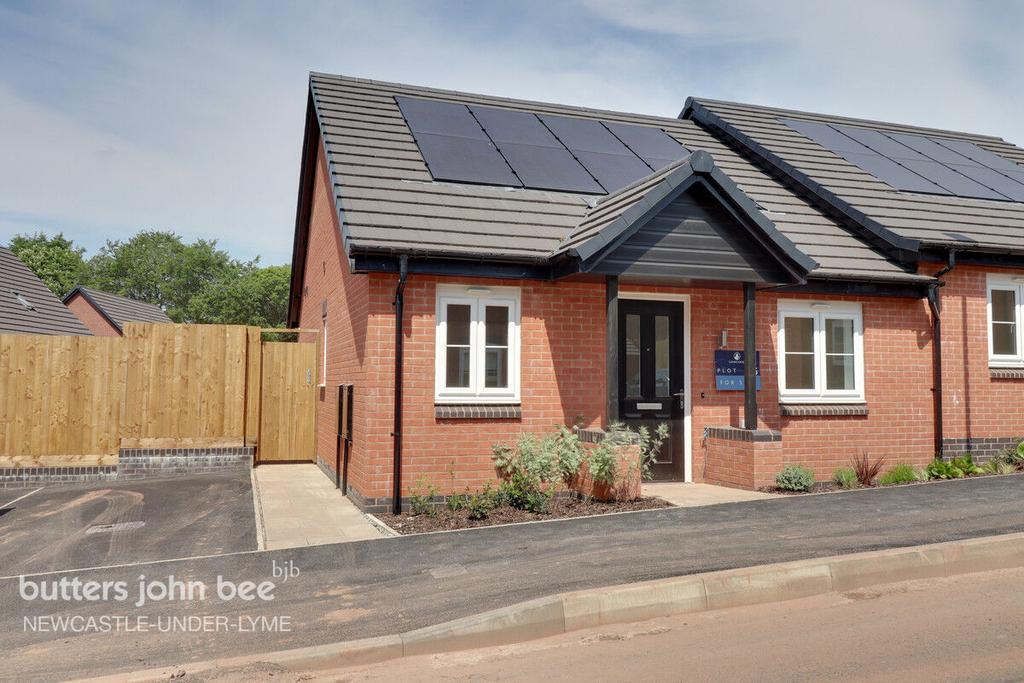 Queens Road, Penkhull 2 bed semidetached bungalow for sale £239,950