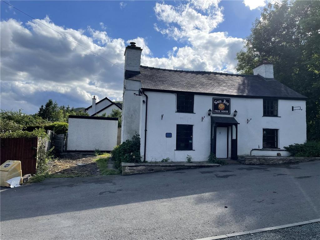 Sun Inn, Rhewl, Llangollen, LL20 3 bed detached house £750 pcm (£173 pw)