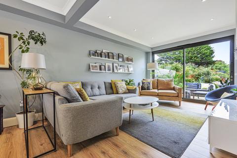 6 Leysdown Road, London, SE9 3LT