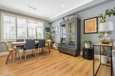 6 Leysdown Road, London, SE9 3LT