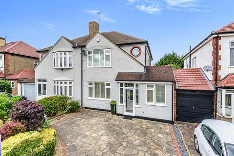 6 Leysdown Road, London, SE9 3LT