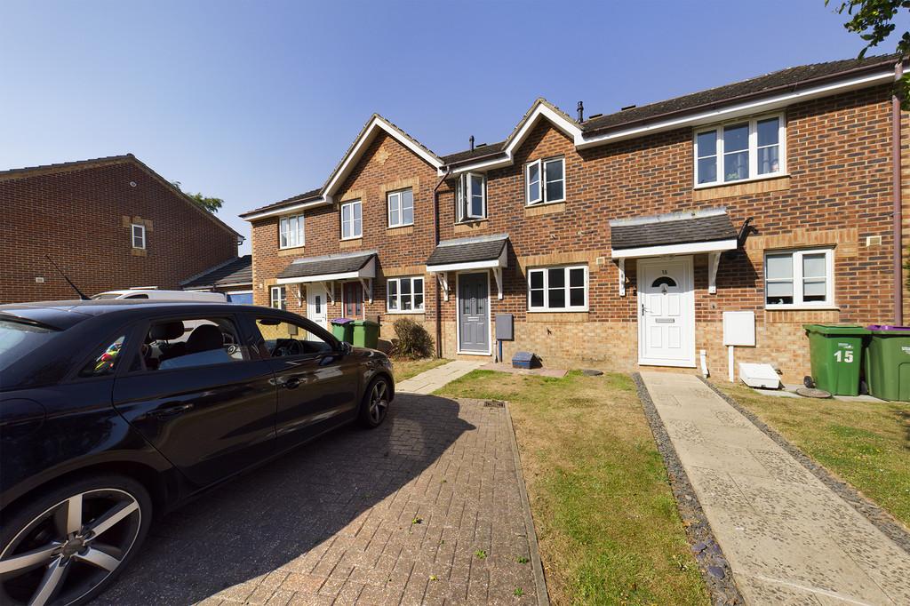 Gray Close, Hawkinge 2 bed terraced house for sale £270,000