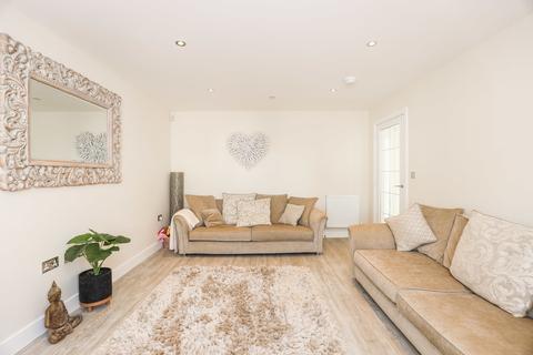 23 Clisson Close, Cowbridge, CF71 7FP