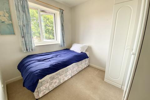 3 bedroom semi-detached house for sale - Burdale Close, Driffield