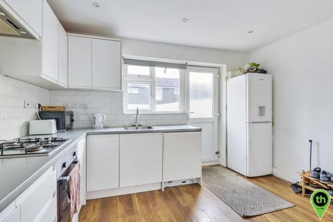 29 Burrell Close, Edgware, HA8 8YZ
