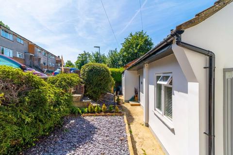 91 Commonwealth Road, Caterham, CR3 6LW