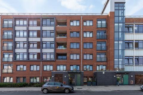 1 bedroom flat for sale - Vandervell Court, Larden Road W3